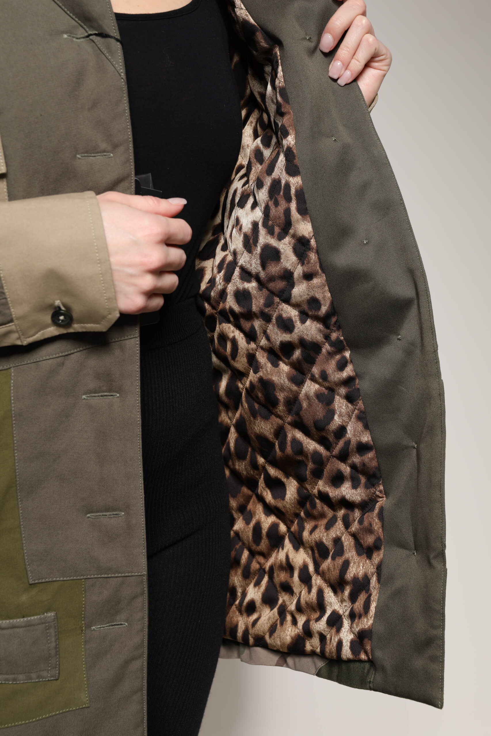 Dolce & Gabbana Militärgrüne Baumwoll-Button-Down-Jacke