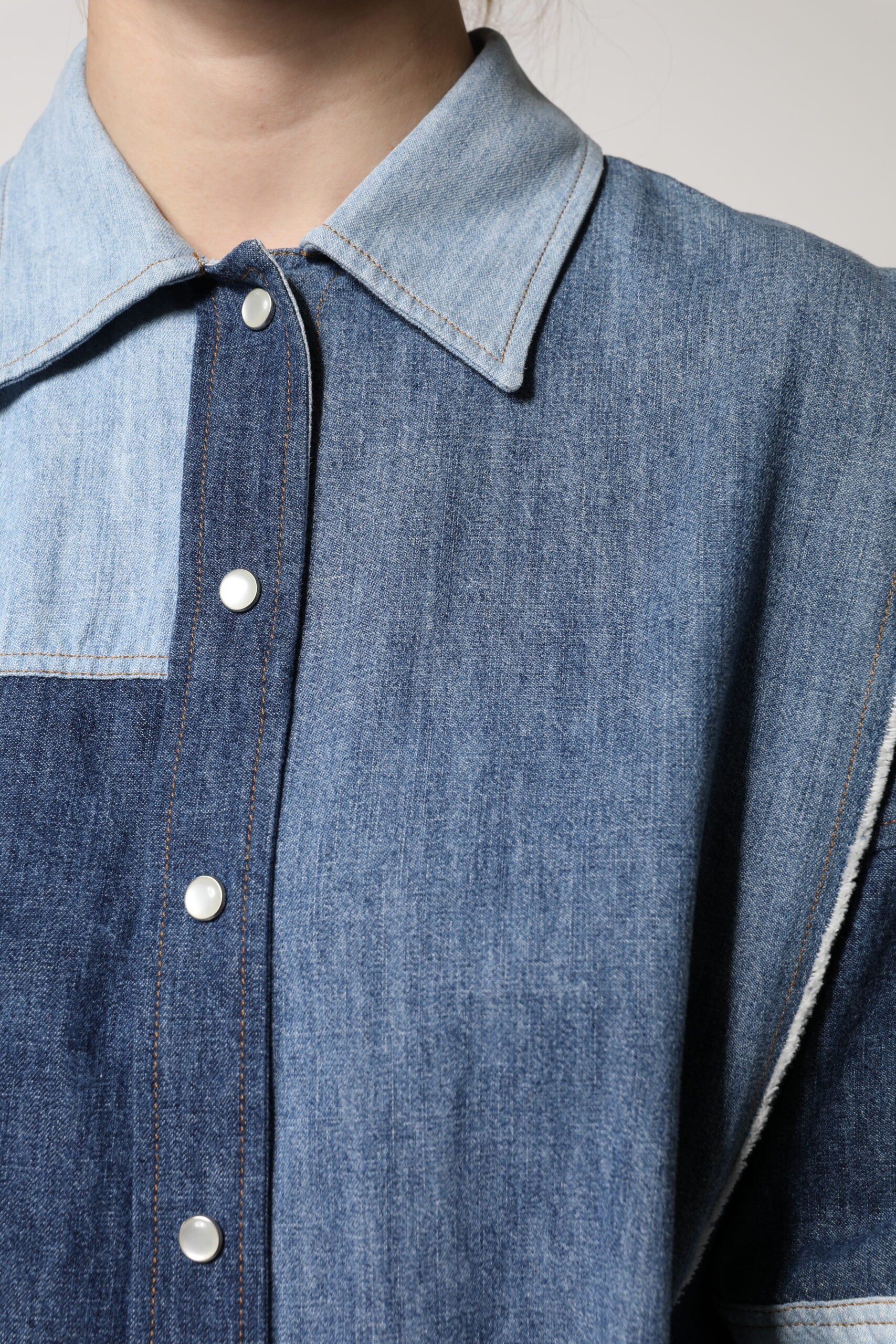 Dolce & Gabbana Blaues Baumwoll-Button-Up Langarmhemd mit Kragen