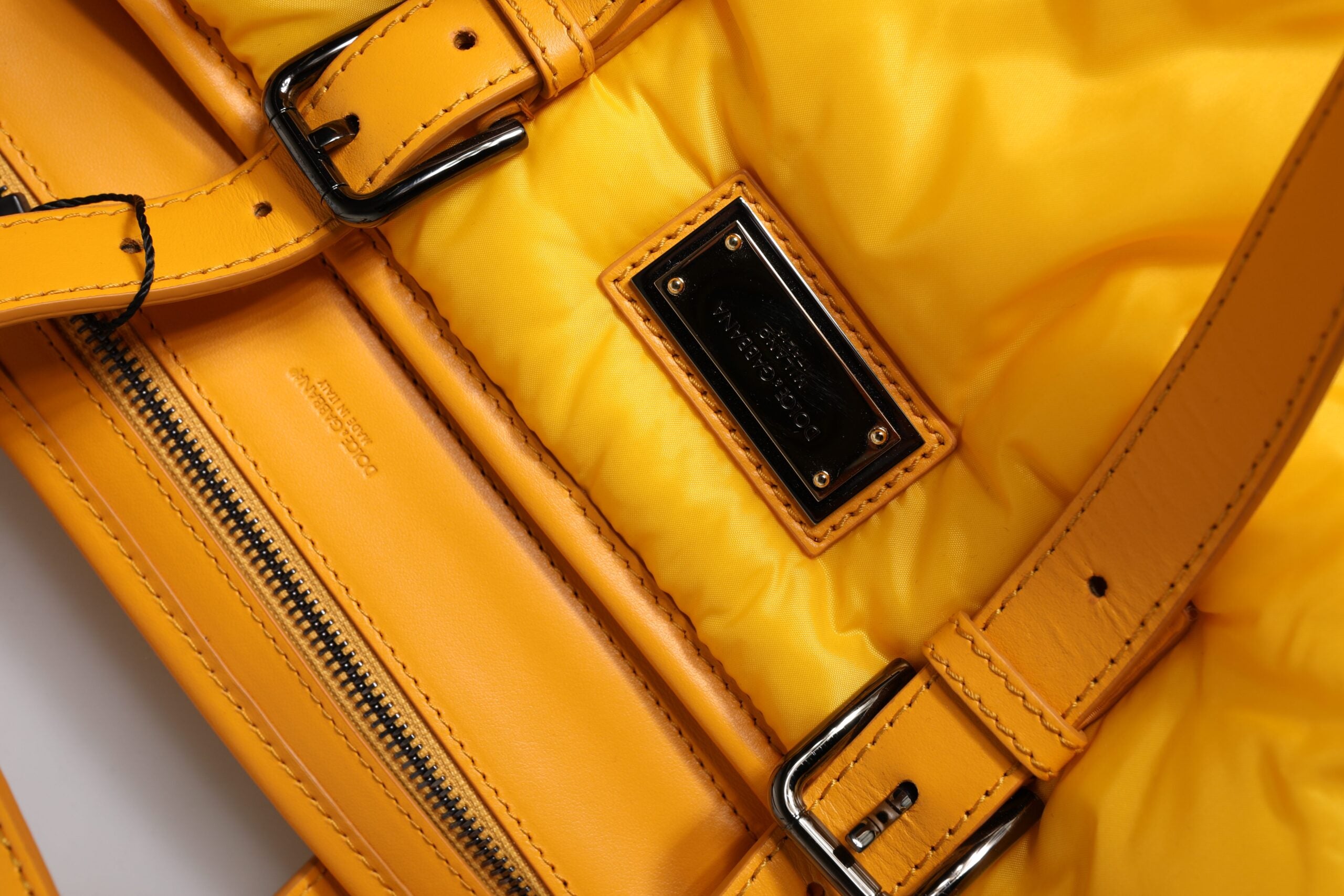Dolce & Gabbana Gelb Orange Nylon Logo Plakette Hand Schulter Reisetasche