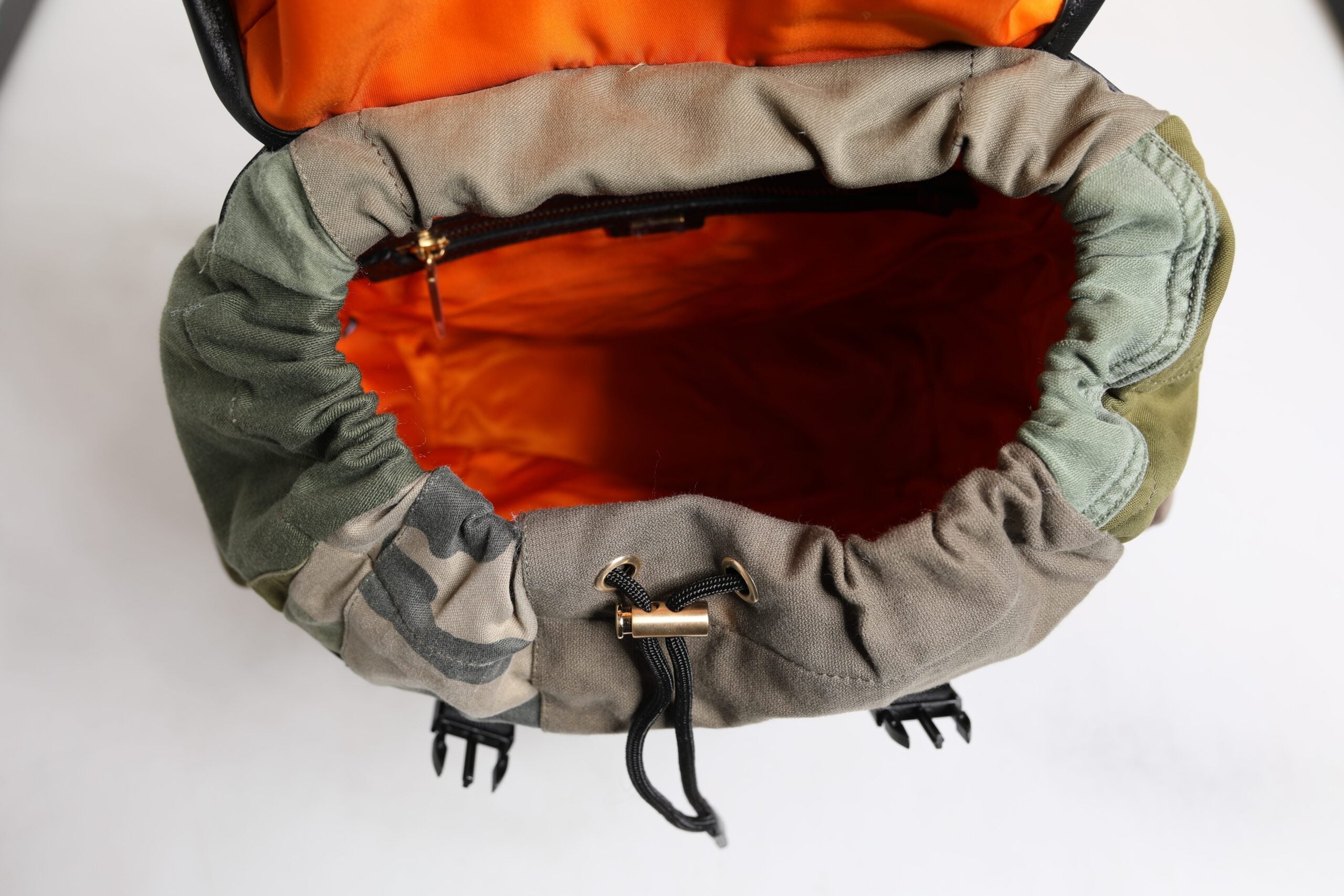 Dolce & Gabbana Militärgrüner Patchwork Reise-Rucksack