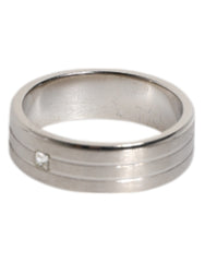 Dolce & Gabbana Zilverkleurige Messing Ring met Heldere Kristallen en DG-logo