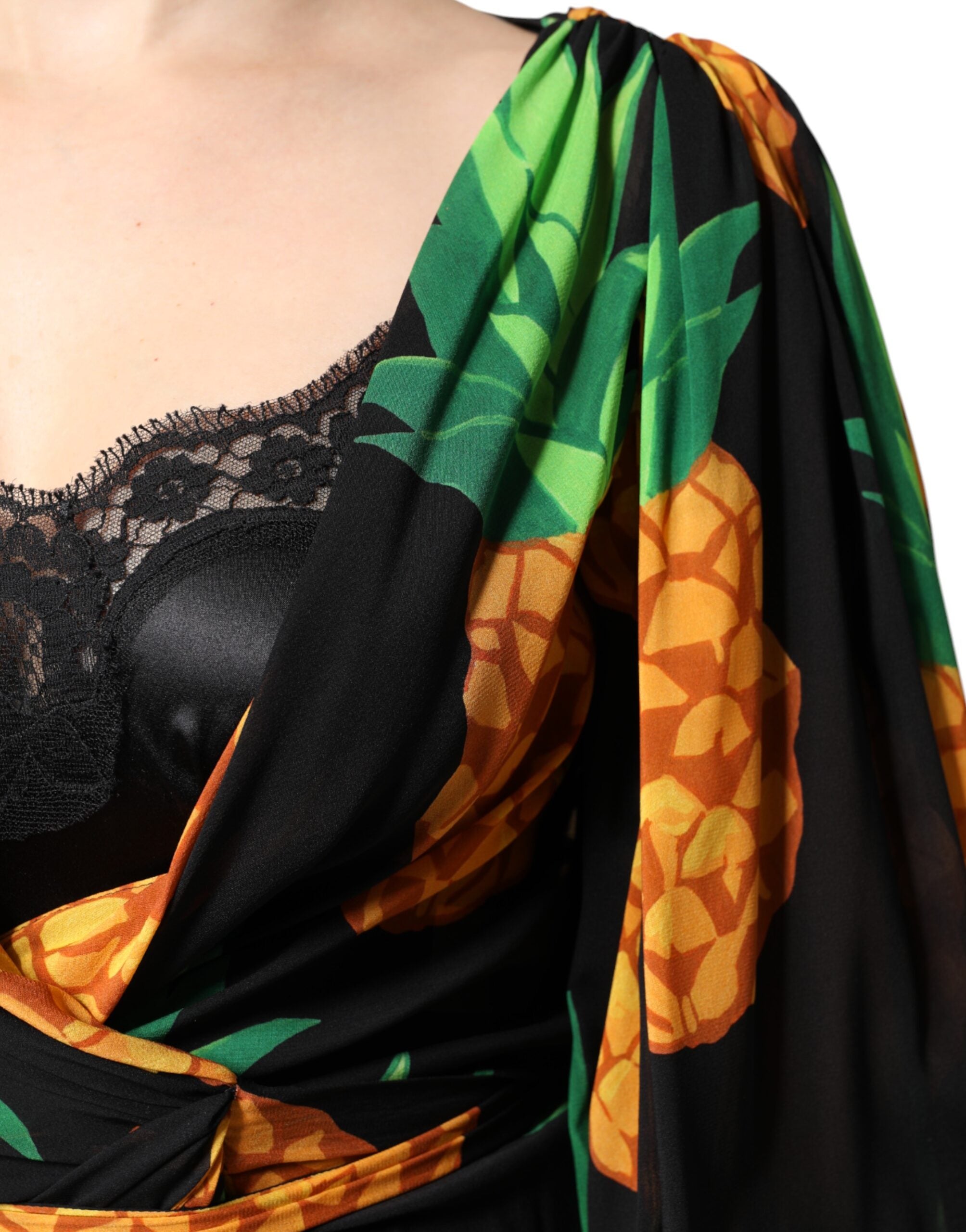 Dolce & Gabbana Schwarzes Wickelkleid aus Seide mit Ananas-Drapier-Print
