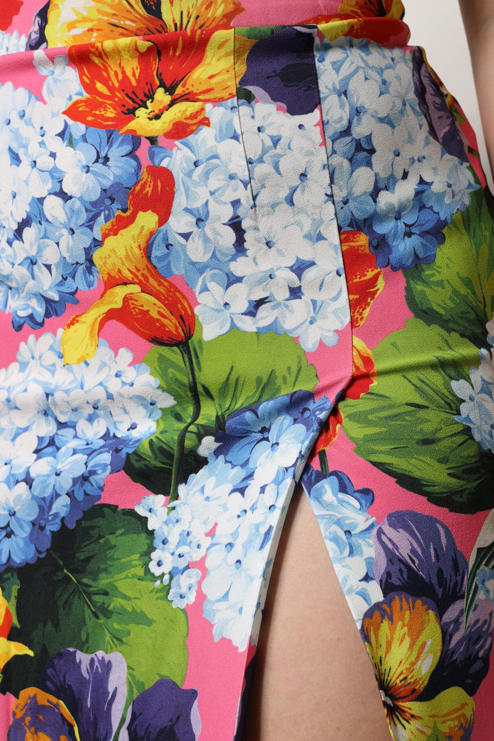 Dolce & Gabbana Mehrfarbiger Midi-Rock mit hohem Bund und Blumenmuster