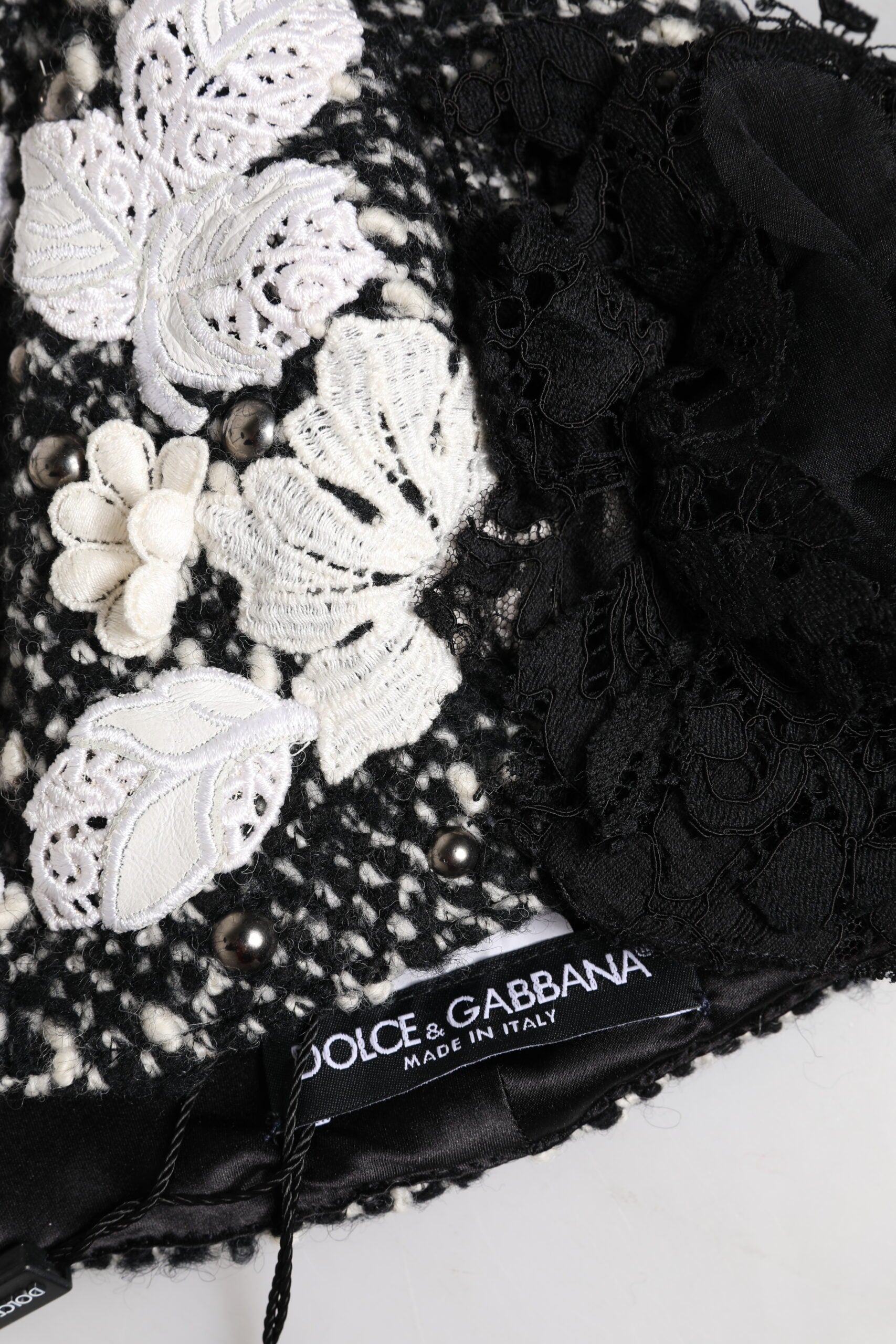 Dolce & Gabbana Schwarzer Wollhut mit weißen Blumenapplikationen