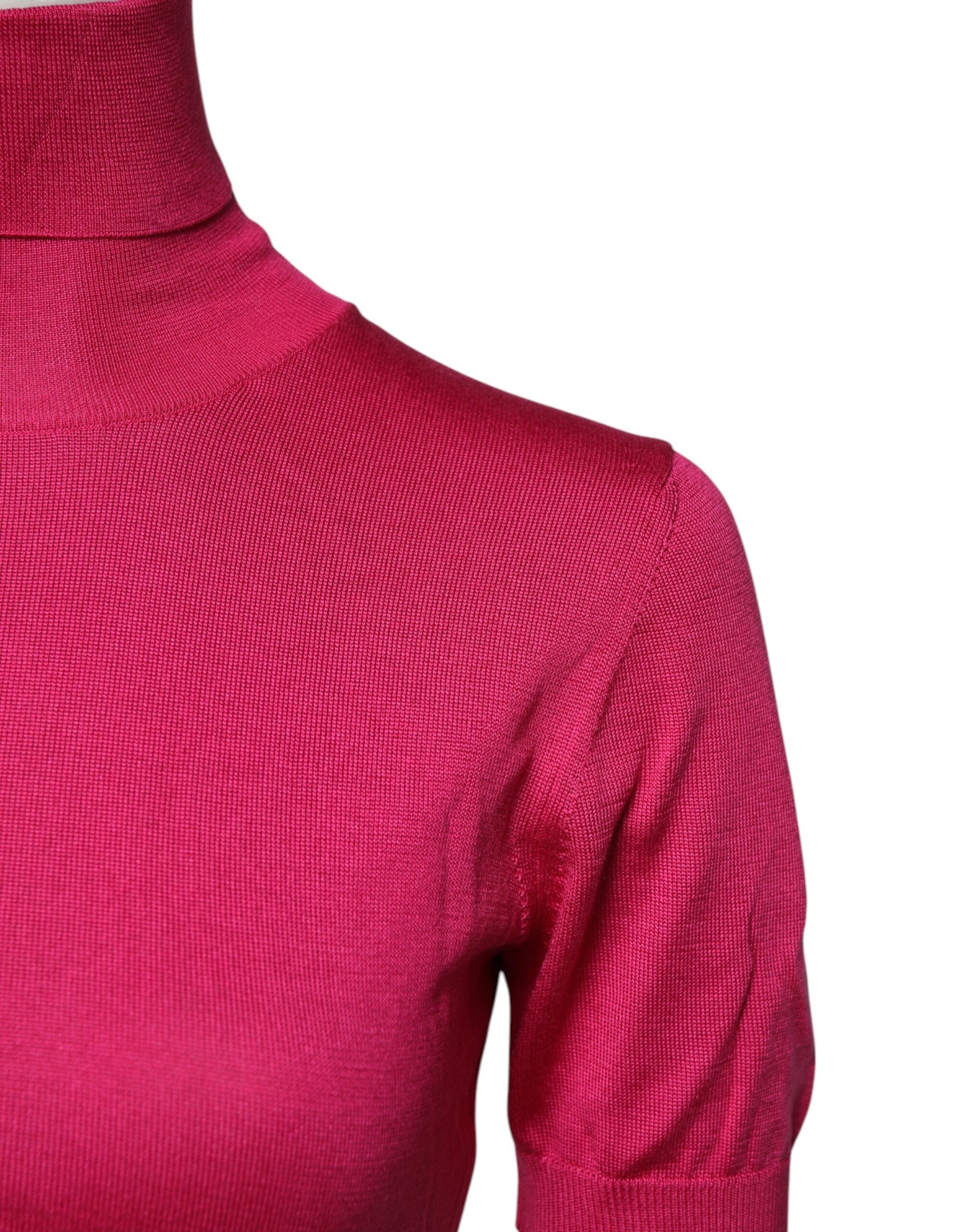 Dolce & Gabbana Pinker Seidengestrickter Rollkragenpullover als bauchfreies Oberteil