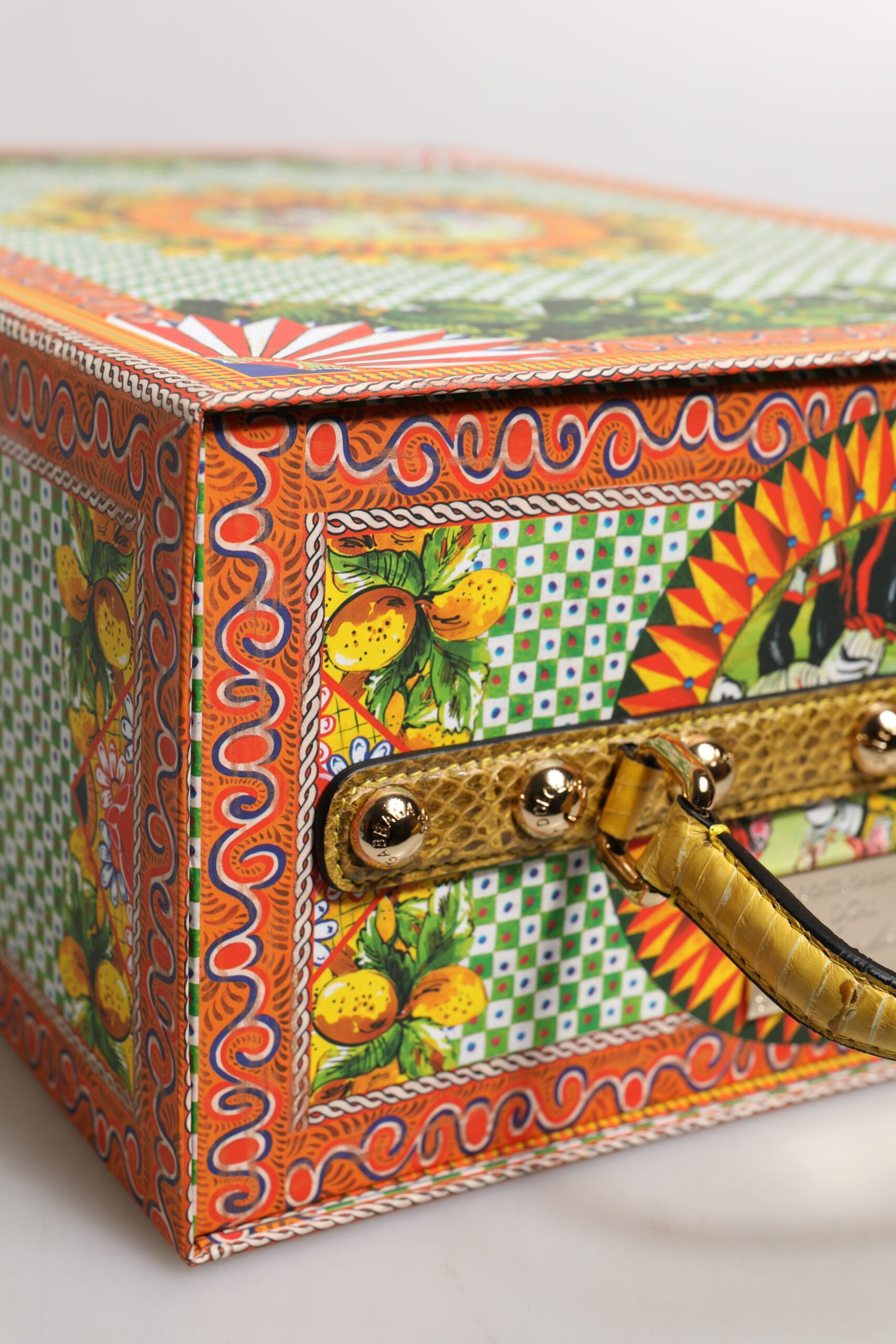 Dolce & Gabbana Rotes Kleid Keramik Porzellan Modebox Leder Sizilien Puppen