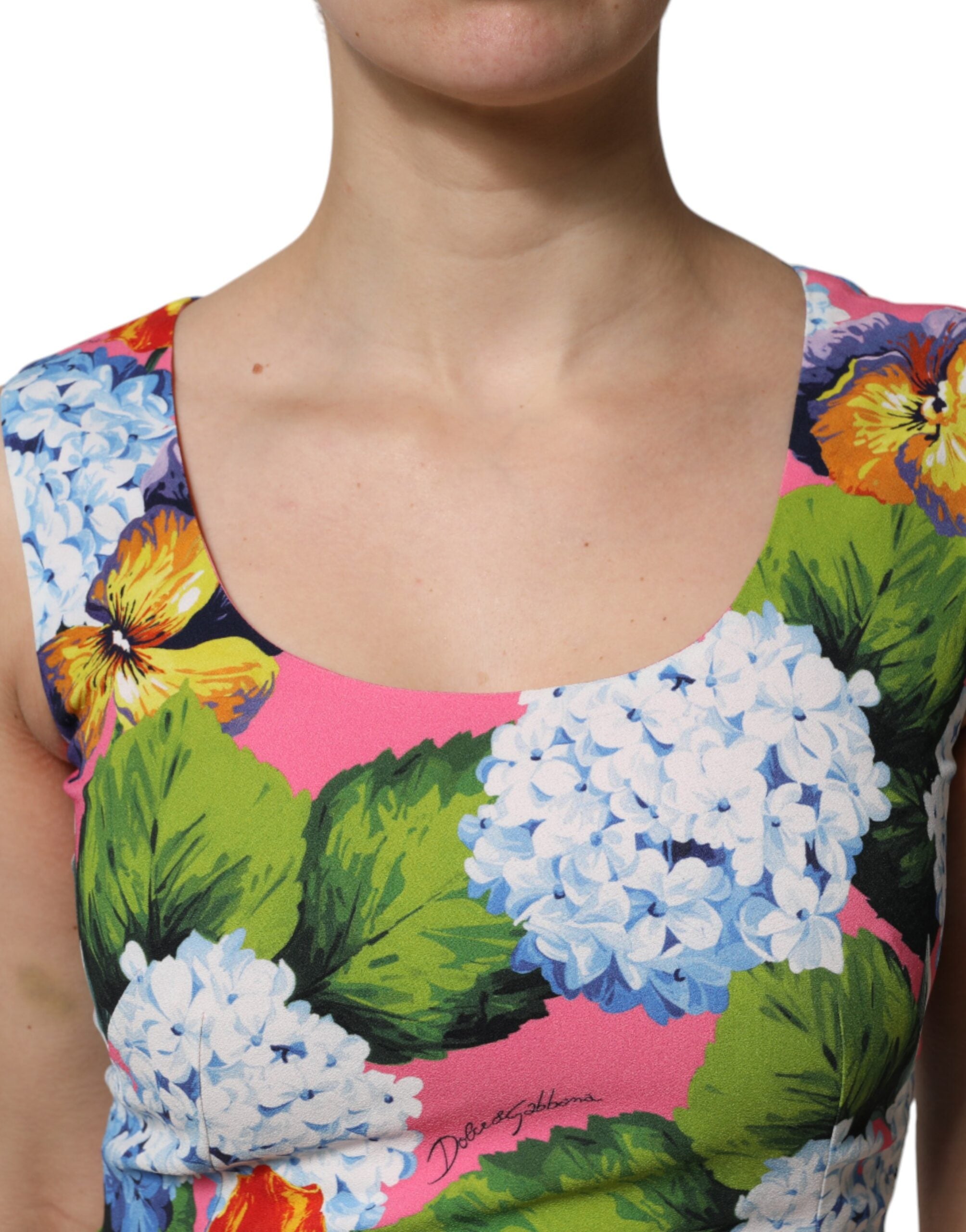 Dolce & Gabbana Ärmelloses Etuikleid mit mehrfarbigem Blumenmuster