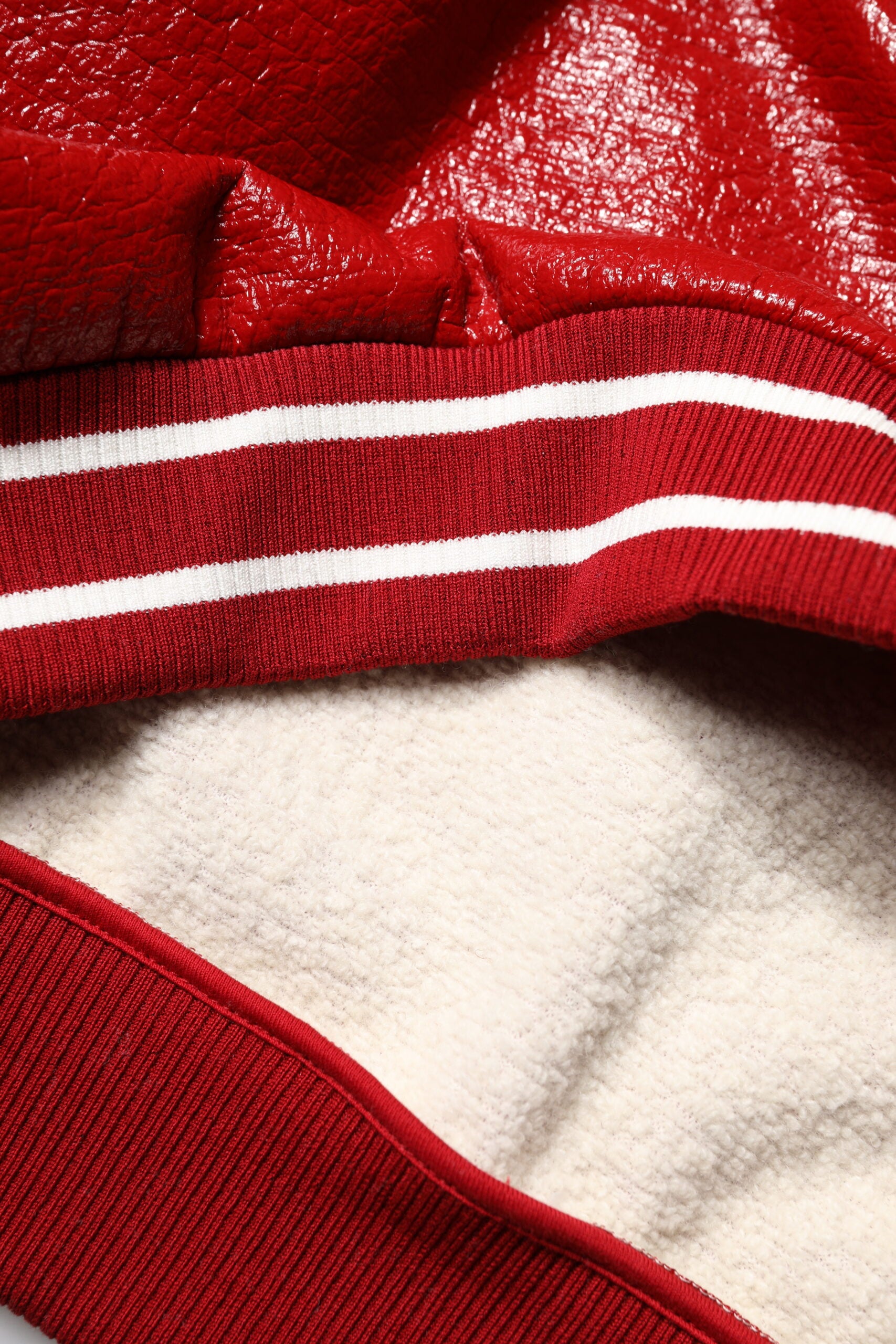 Dolce & Gabbana Roter Wollpullover mit DG-Logo-Stickerei