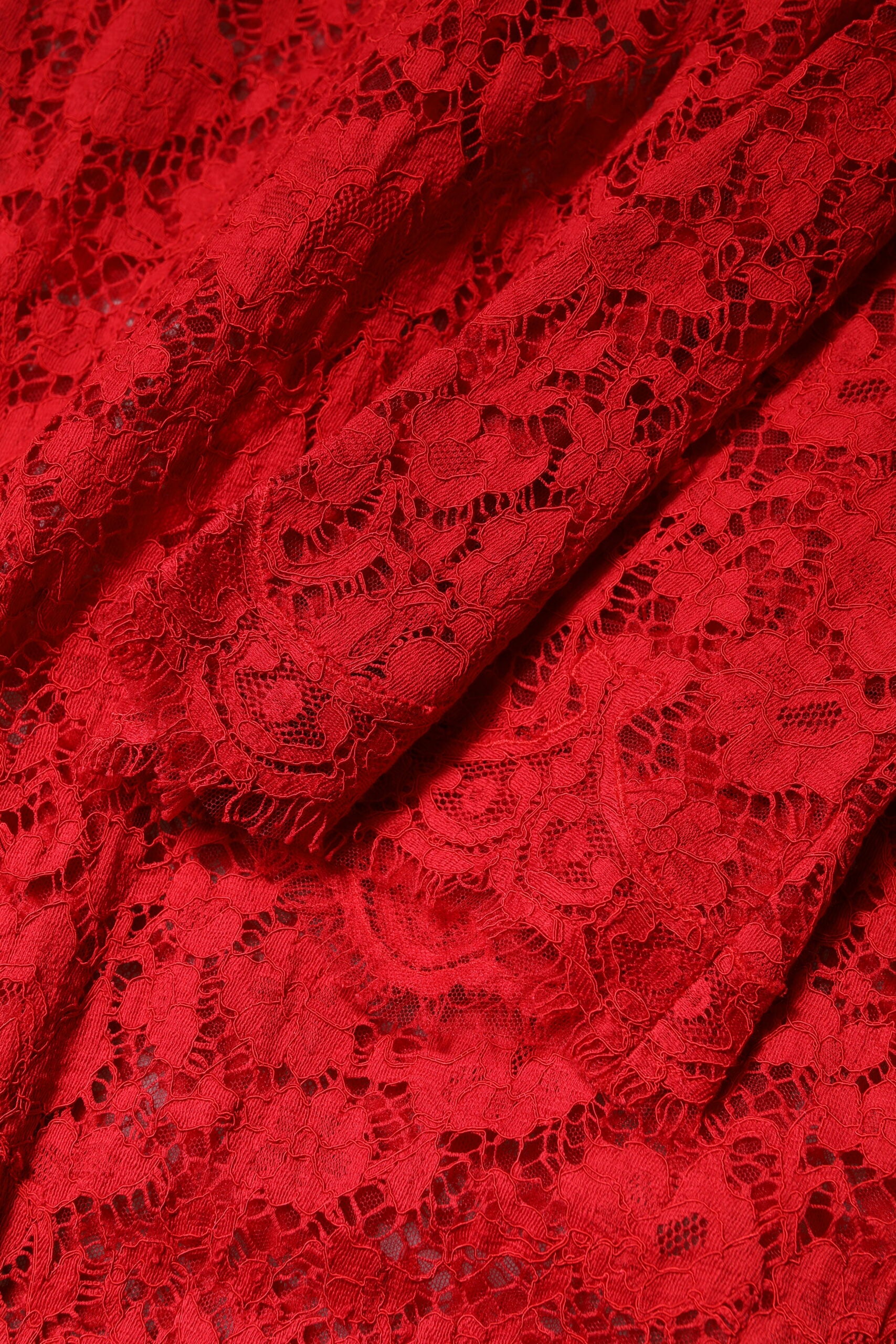 Dolce & Gabbana rotes florales Spitzenkleid mit Strasssteinen