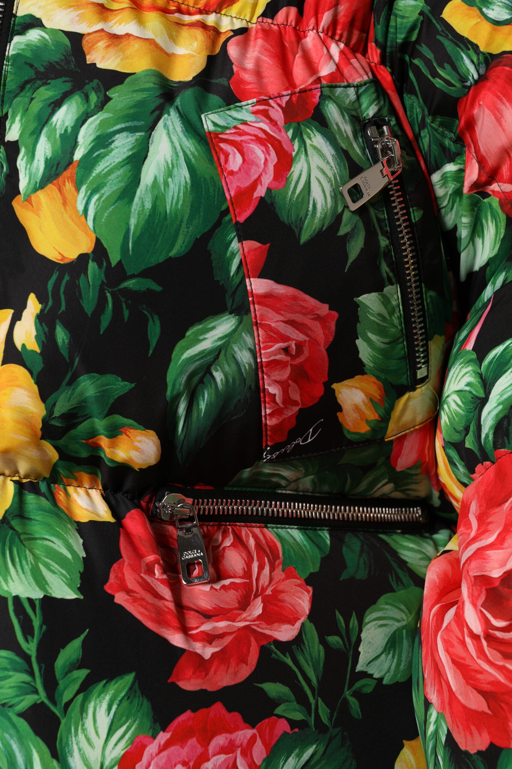 Dolce & Gabbana Bunt Geblümte Steppjacke mit Kapuze