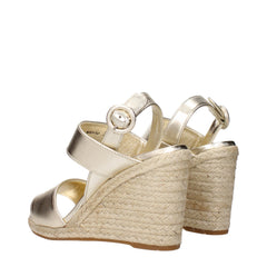 Prada Keilsandalen aus goldfarbenem Leder