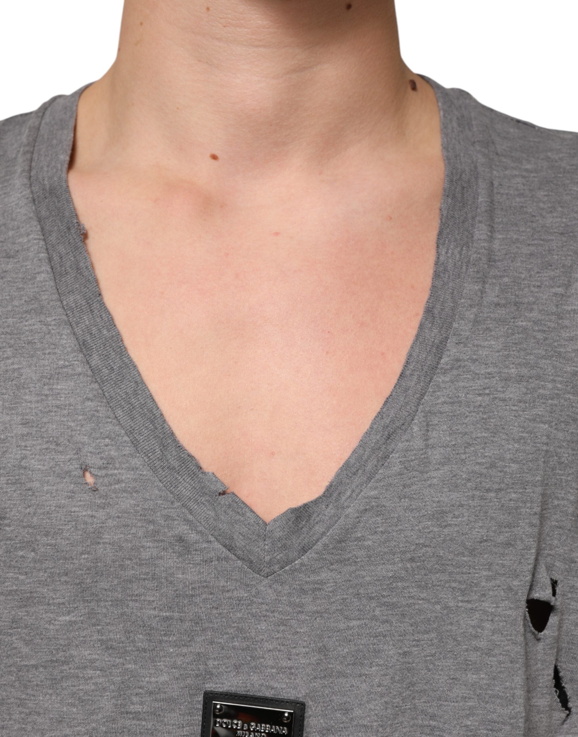 Dolce & Gabbana Graues Baumwoll T-Shirt für Herren mit zerfetztem Logo-Patch