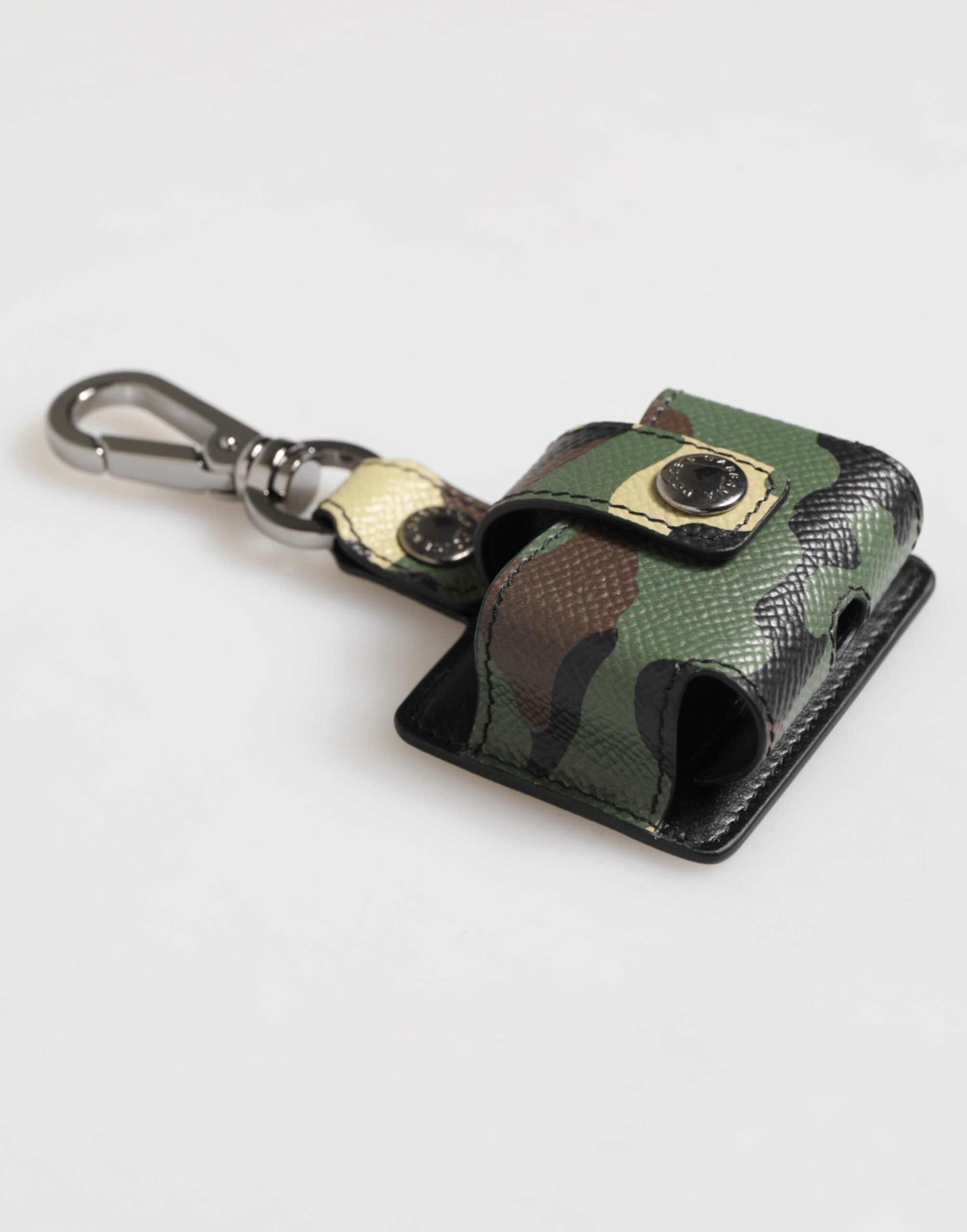 Dolce & Gabbana AirPods-Case aus mehrfarbigem Camouflage-Leder mit Metallaccessoire