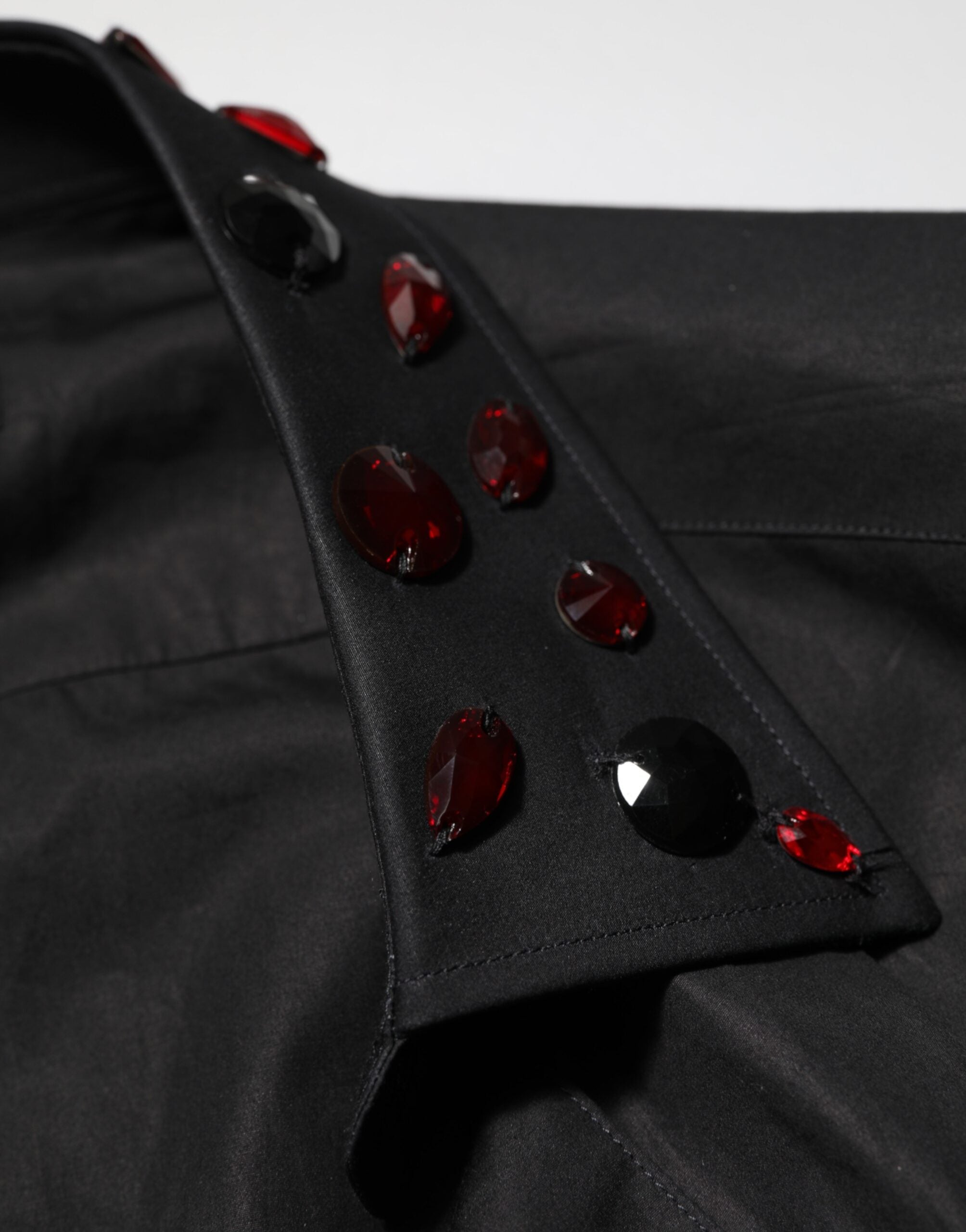 Dolce & Gabbana Schwarzes Baumwollhemd für Herren mit verziertem Kragen