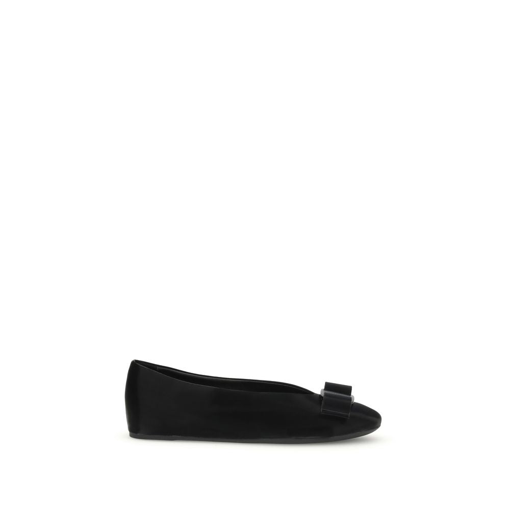 Ferragamo Ballerinas aus schwarzem Kalbsleder Bos Taurus