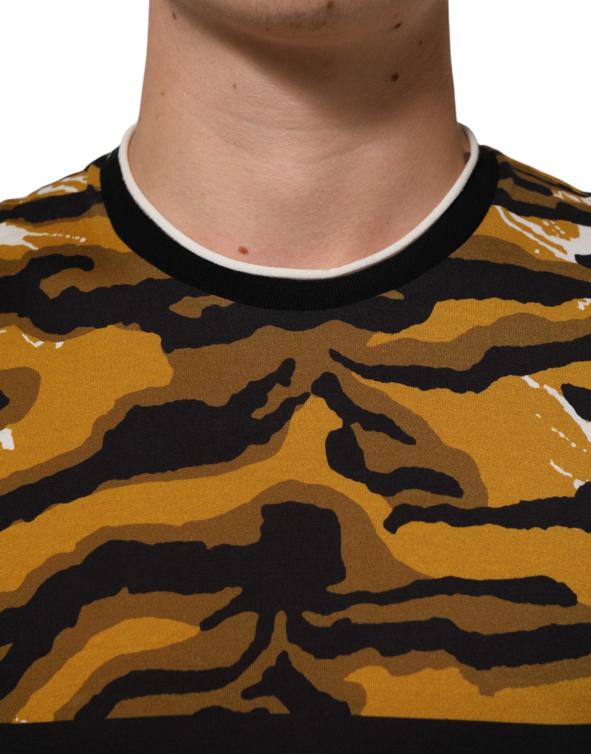 Dolce & Gabbana Herren T-Shirt mit Rundhalsausschnitt, mehrfarbigem Leoparden- und Palmenblattmuster