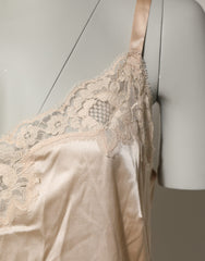 Dolce & Gabbana Nude Chemise Lingerie Jurk van Zijde en Kant