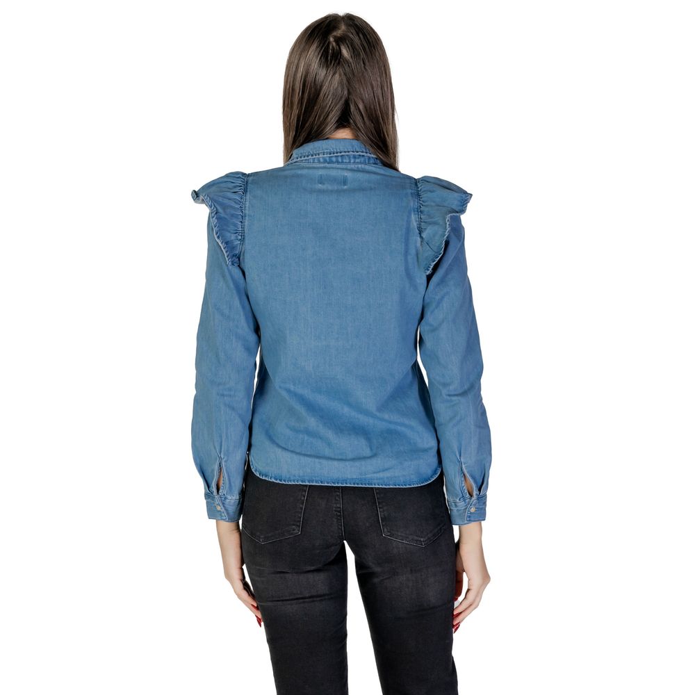 Alleen blauwe katoenen blouse