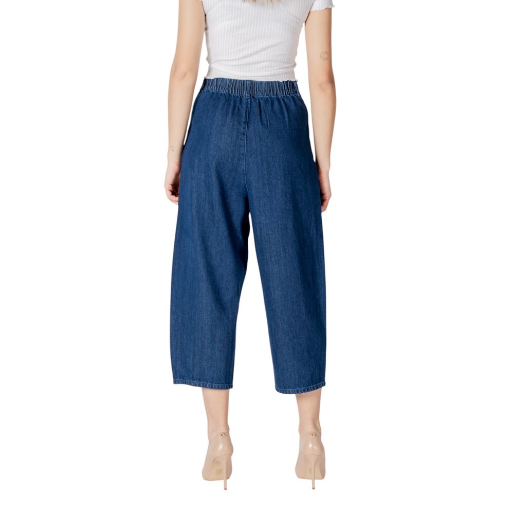 Nur Jeans aus blauer Baumwolle