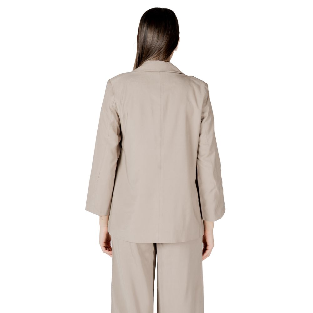 Nur beigefarbener Viskose-Blazer