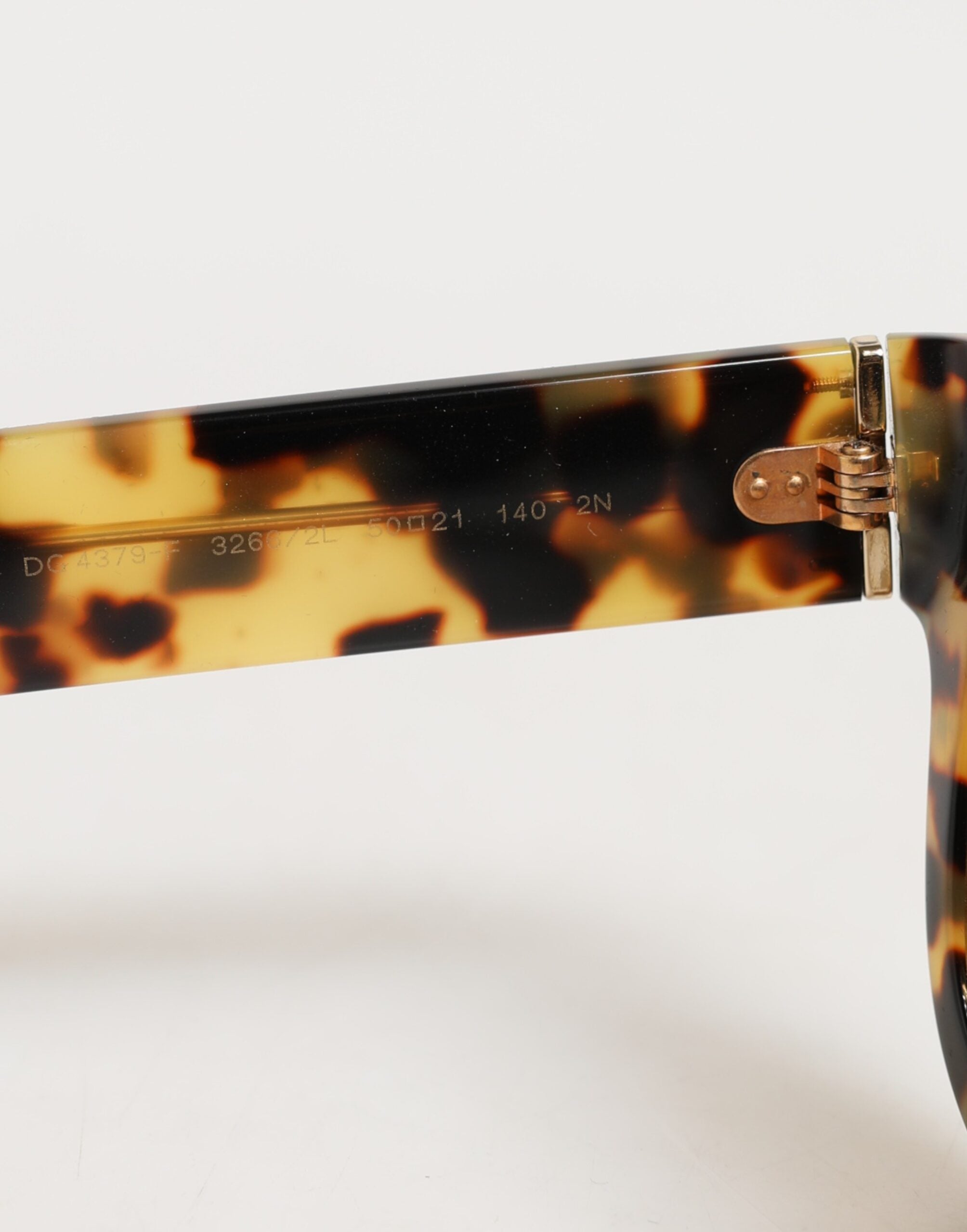 Dolce & Gabbana DG4379F Sonnenbrille mit weißem Schildpatt-Verlauf aus Acetat
