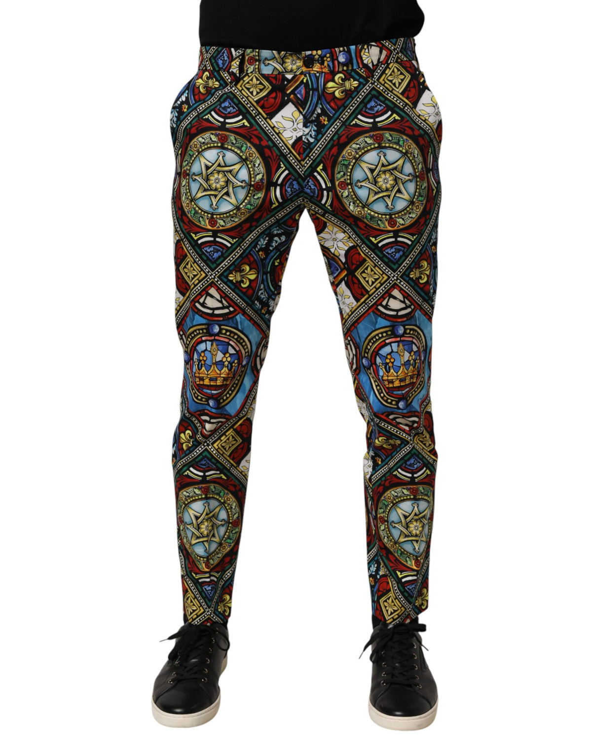 Dolce & Gabbana Herrenhose mit mehrfarbigem Aufdruck im Stil eines Buntglasfensters