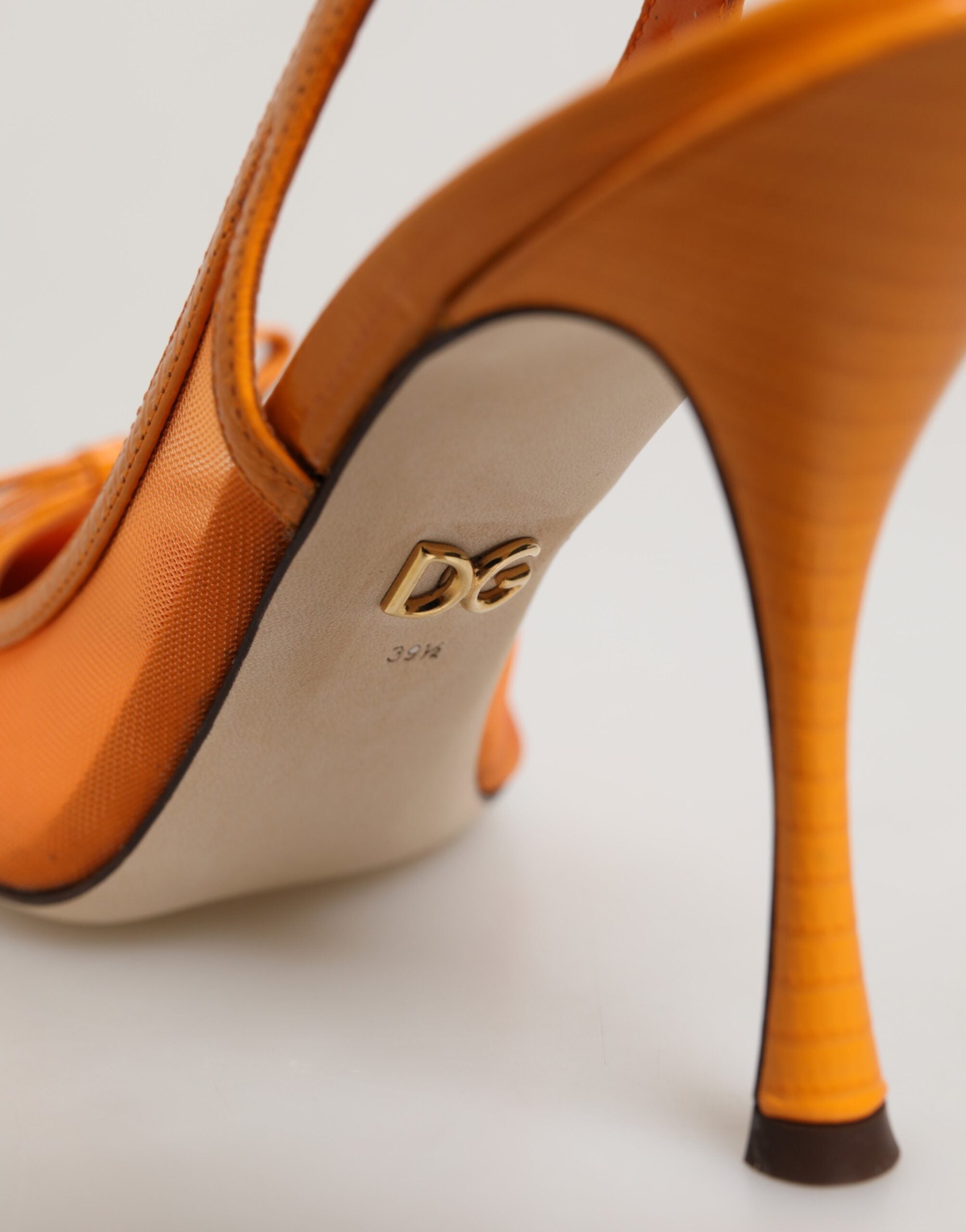 Dolce & Gabbana Slingpumps aus orangefarbenem Leder und Mesh