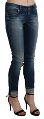 Acht baumwollene, hellblaue, ausgewaschene, tief sitzende Skinny Cropped Jeans