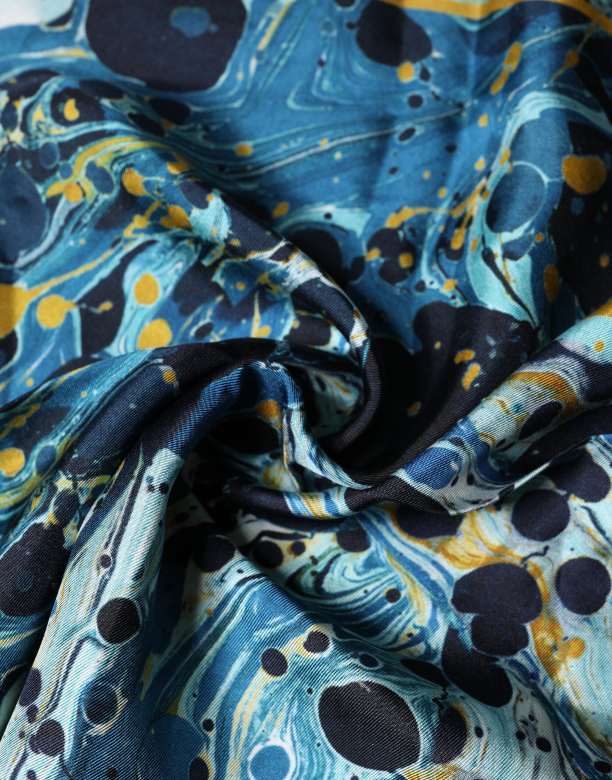 Dolce & Gabbana Vielfarbiger Marmor Quadratischer Foulard-Schal